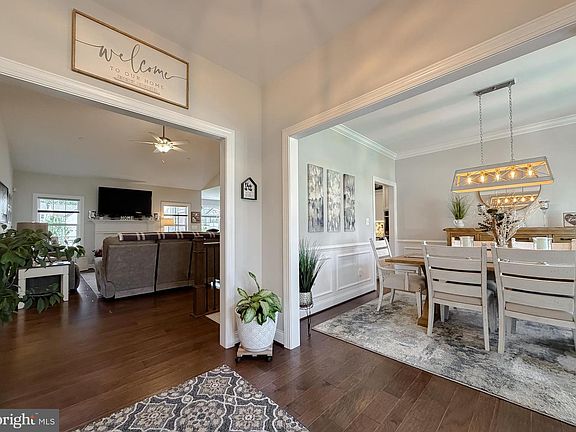 4th image of 25010 Meadowlark Ct