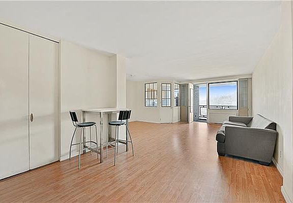 2nd image of 4901 Henry Hudson Pkwy W APT 7D