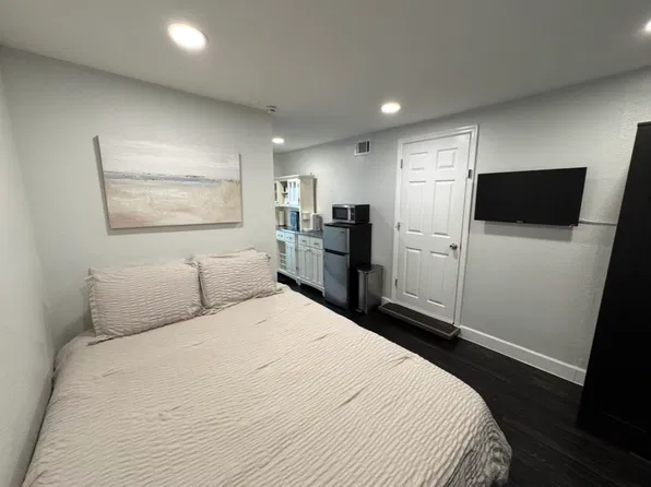 4425 W Wallace Ave #1/2, Tampa, FL 33611