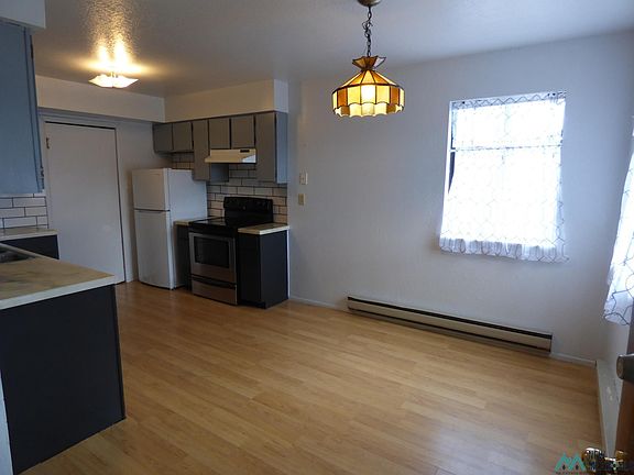 2nd image of 208 Castle Gate St