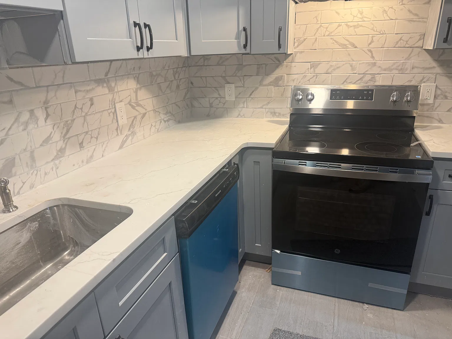 1 bed, 300 sqft, $1,725 — Photo 3