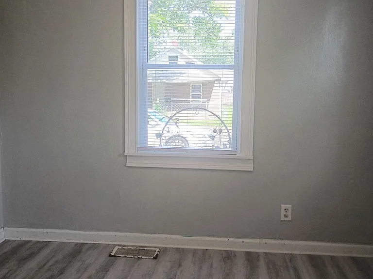 2815 & 2815 1/2 S Pershing Dr (Wynn Funds LLC) — Photo 20