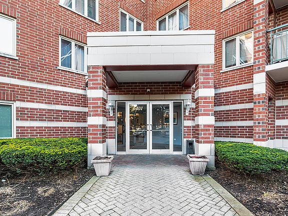 2nd image of 6401 W Berteau Ave APT 512