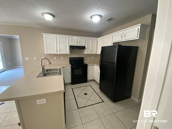 4th image of 518 Meadow Ln