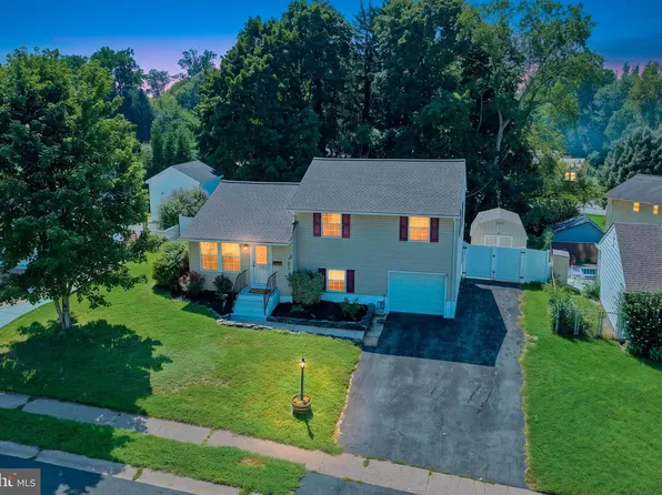 1043 Dettling Rd, Wilmington, DE 19805