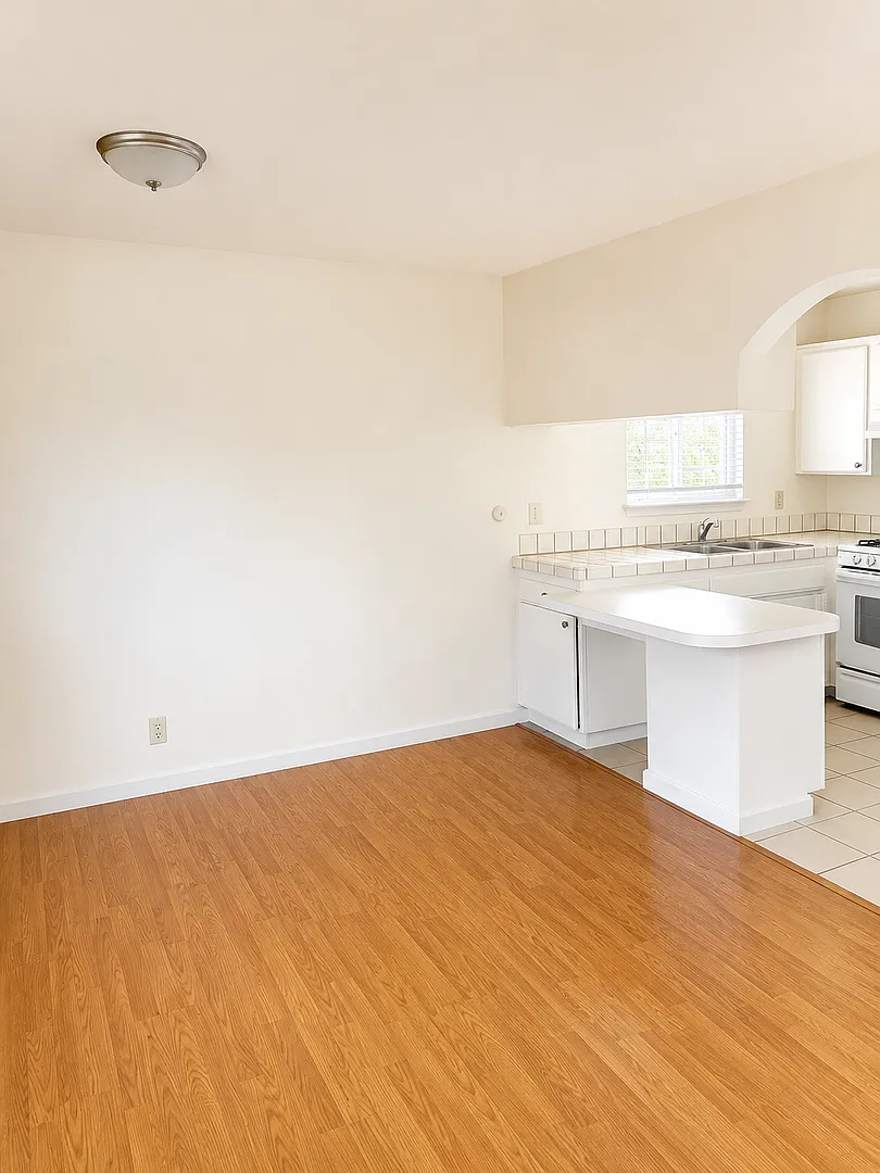 10192 Park Circle East — Photo 3