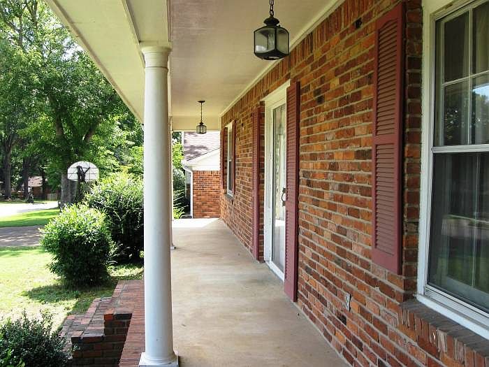 345 Roxie Dr, Florence, AL 35633 Zillow