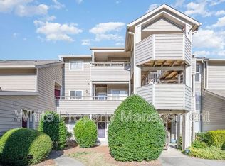 2555C Stockbridge Dr, Charlotte, NC 28210