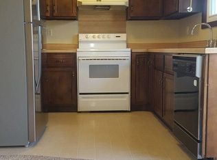 1203 Kaplan Dr, Waterloo, IA 50702