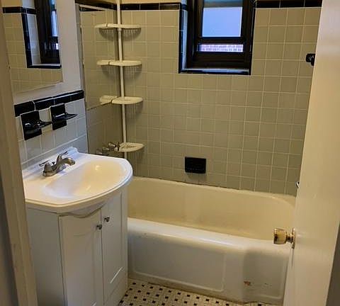 3rd image of 75-25 210th St #6-0
