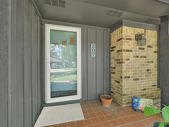 3rd image of 307 Winding Rd