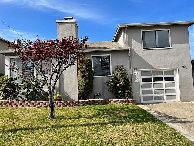 Front yard - Detached house with sunlight to all rooms