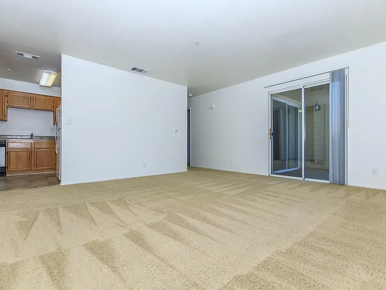Cambridge Village Apartments — Photo 14