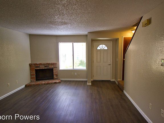 4th image of 2587 Greenwood Ln APT 5