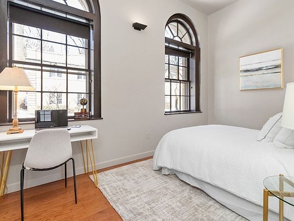 5th image of 60 Glen Rd #101