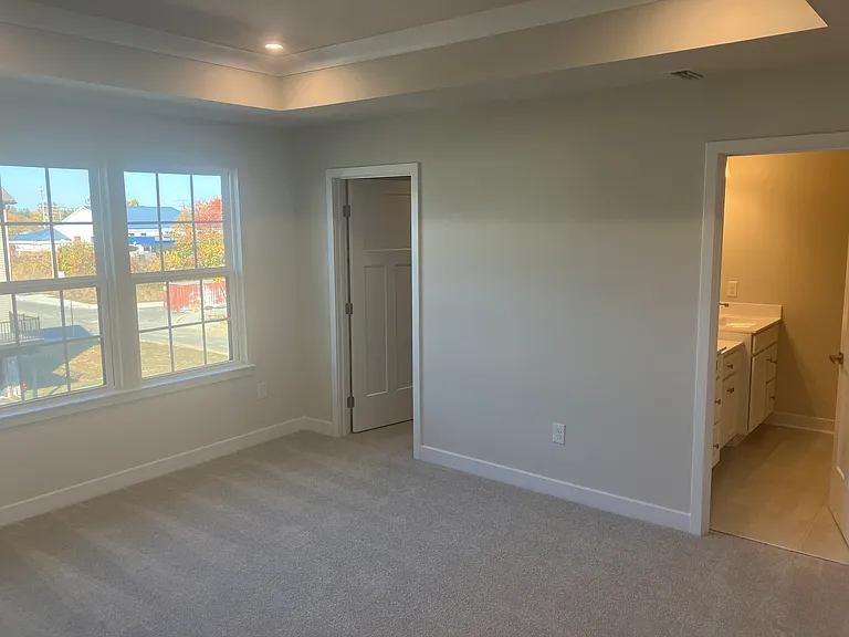 343 E Cochran St — Photo 14