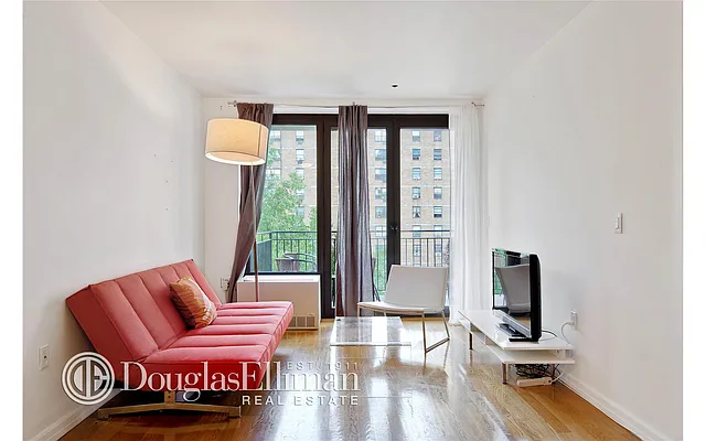 Rented by Douglas Elliman | media 19