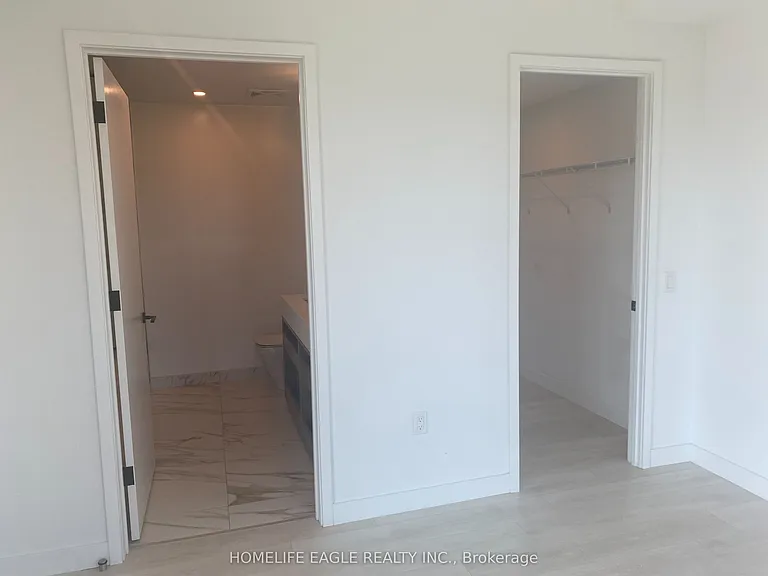 505 Richmond St W #827 — Photo 28