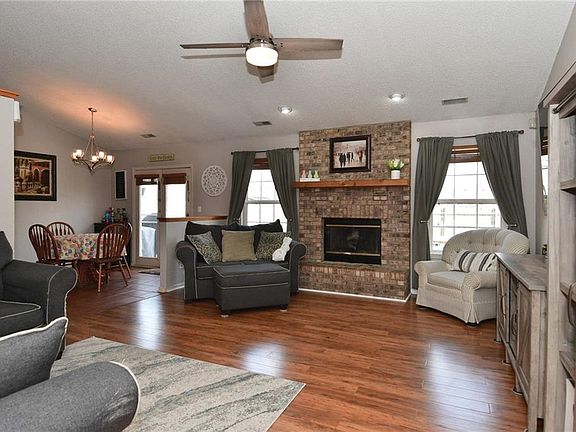 4th image of 7127 Cordova Dr