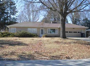 4223 Hillside Dr, Cedar Falls, IA 50613