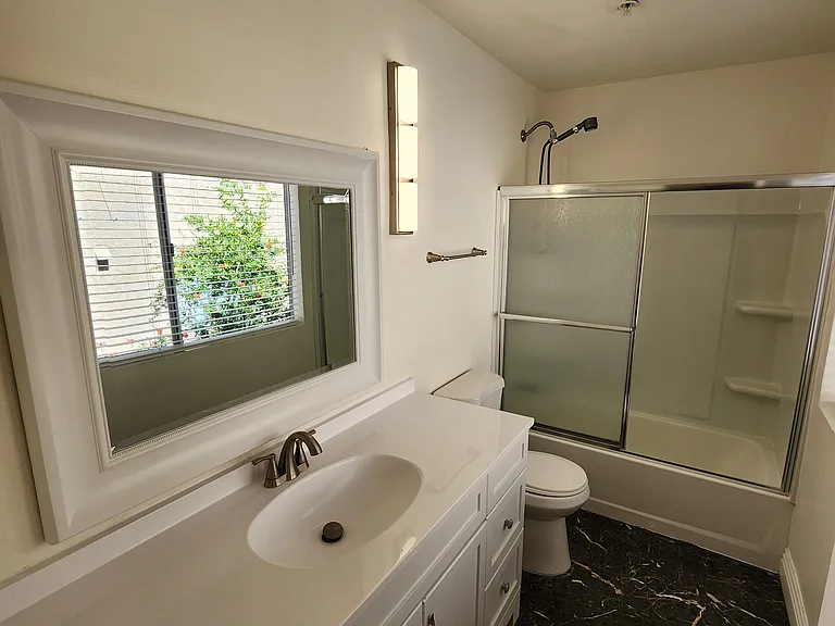 420 Riverdale Dr #11 — Photo 10