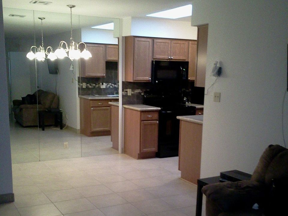 2nd image of 410 W Yukon Dr Unit 7
