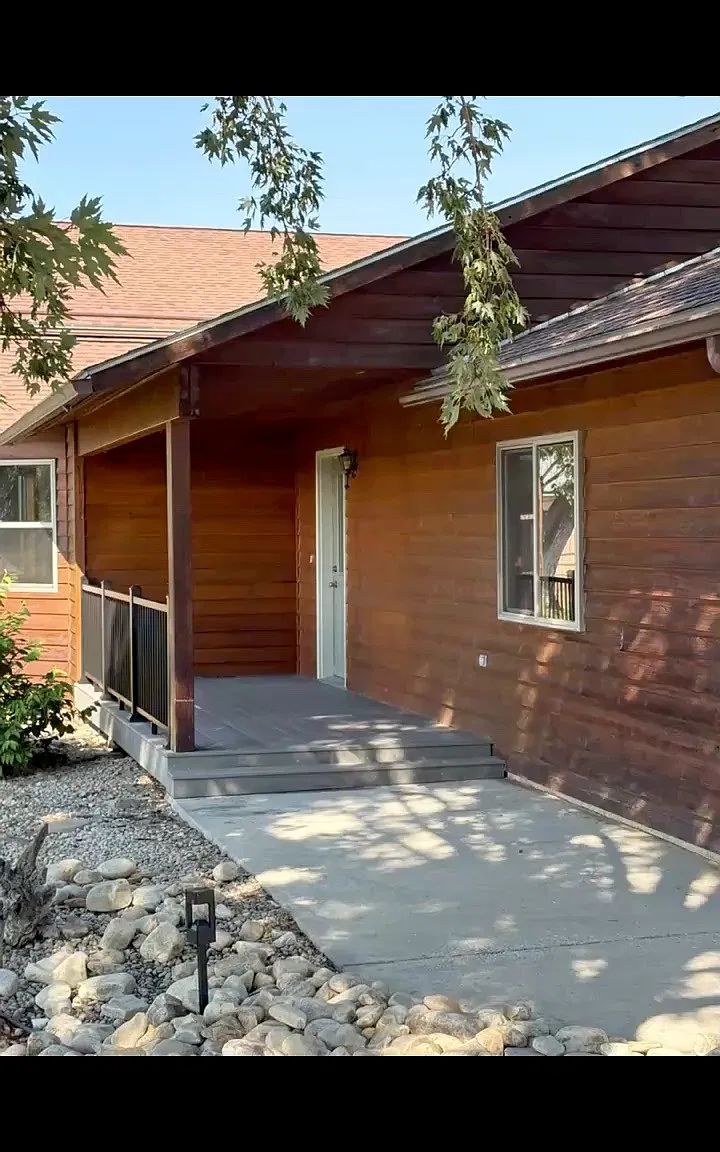 5 bed, 2900 sqft, $3,500 — Photo 4