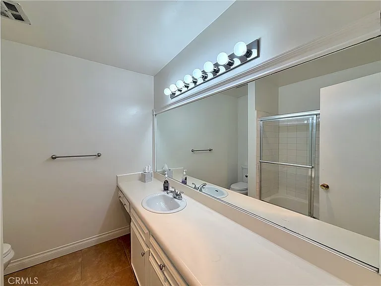 14141 Dickens St — Photo 11