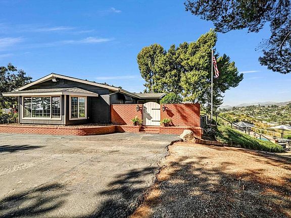 5th image of 1308 Sundale Rd