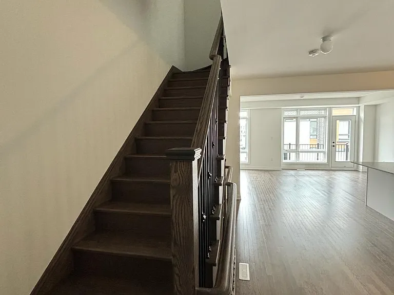 504 Littlewood Ln — Photo 11