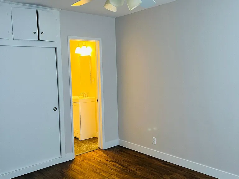 636 N Flores St #4 — Photo 13