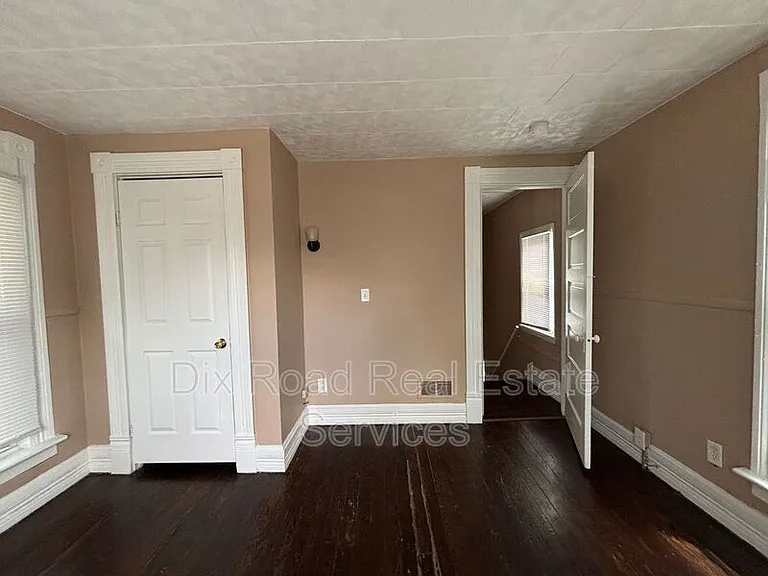 405 Moore St — Photo 19
