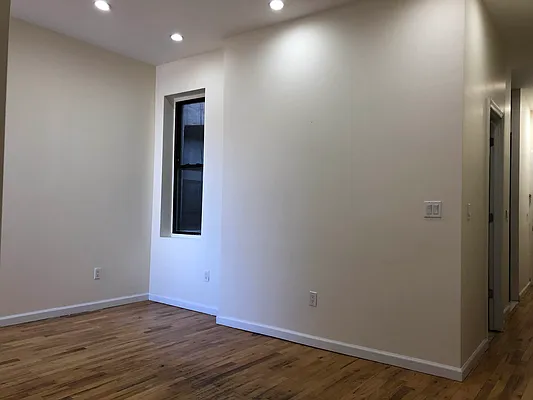 Rented by EXR | media 22