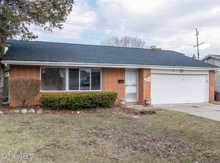 27840 Larkmoor St, Southfield, MI