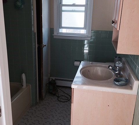 4th image of 94 Mastic Blvd W