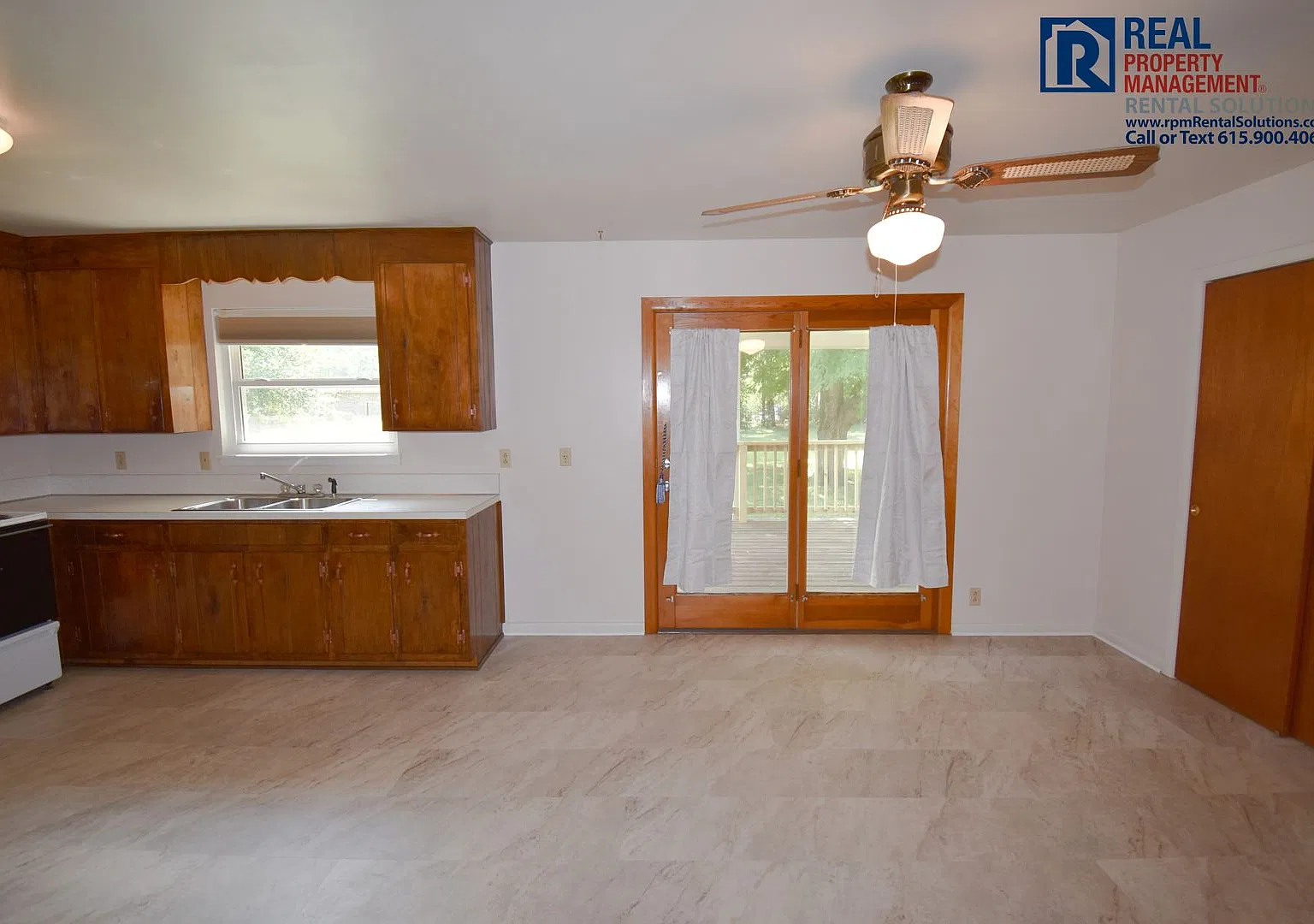 Adorable 3 bd brick home with storage shed! — Photo 4