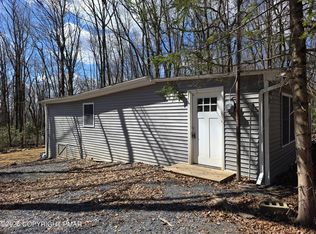 1412 Johns Rd, Effort, PA 18330