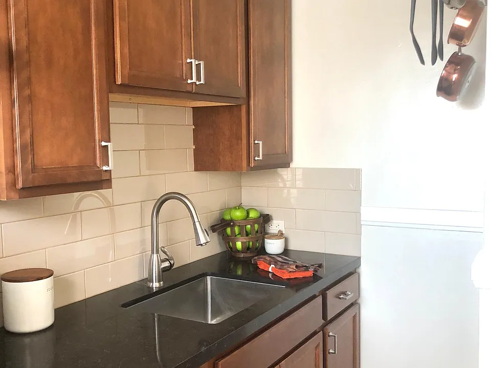 STUDIO KITCHEN