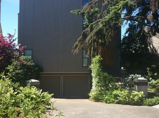 3033 W Viewmont Way W, Seattle, WA 98199
