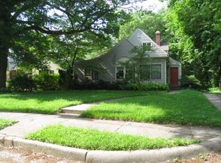 945 22nd St, Moline, IL 61265