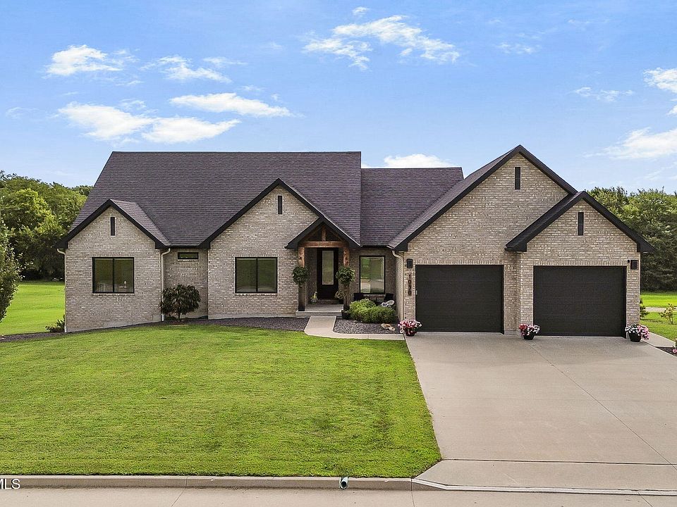 1st image of 1050 Henley Blvd