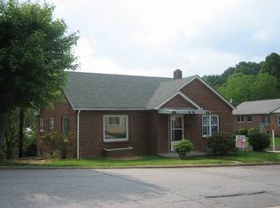 11 Ferguson St, Canton, NC 28716