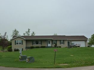 E7495 Circle Dr, Viroqua, WI 54665