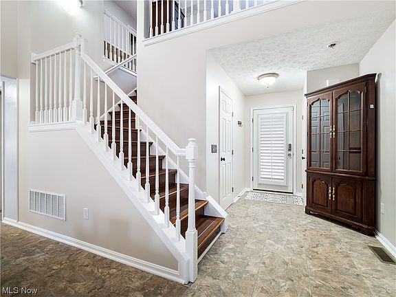 4th image of 717 Waterberry Ct