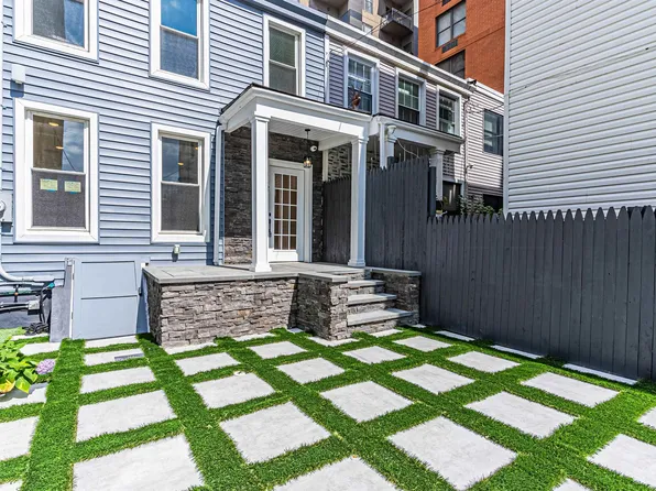 112 43rd St, Union City, NJ 07087