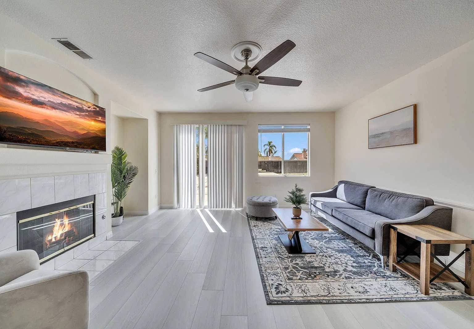 5 bed, 2897 sqft, $6,500 — Photo 2