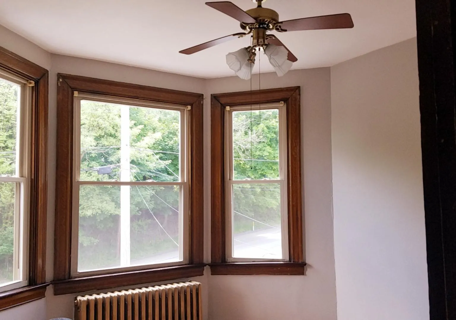 3 bed, 1600 sqft, $1,550 — Photo 3