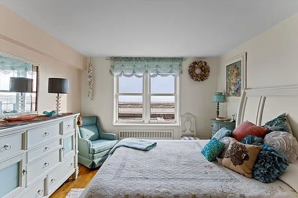 Sold by Compass | media 7