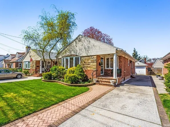 195 Emory Road, Mineola, NY 11501