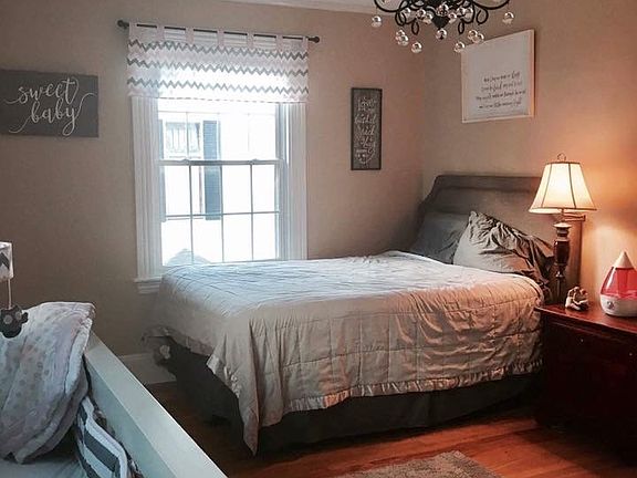 Guest room upstairs 
